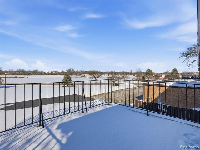 216 Country Club Drive, Saint Clair Shores, MI 48082