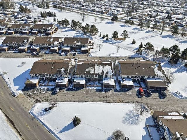 216 Country Club Drive, Saint Clair Shores, MI 48082