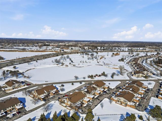 216 Country Club Drive, Saint Clair Shores, MI 48082