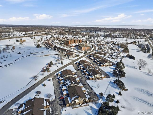 216 Country Club Drive, Saint Clair Shores, MI 48082