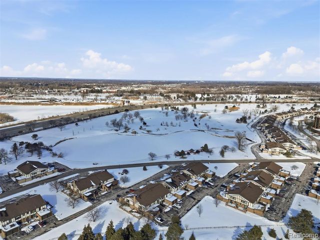 216 Country Club Drive, Saint Clair Shores, MI 48082