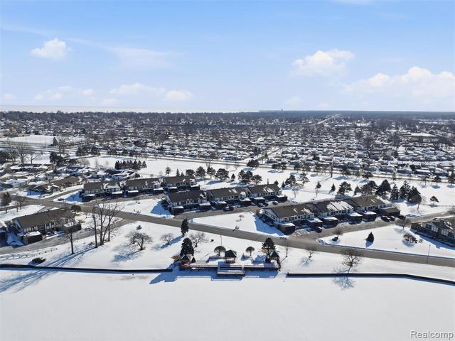 216 Country Club Drive, Saint Clair Shores, MI 48082