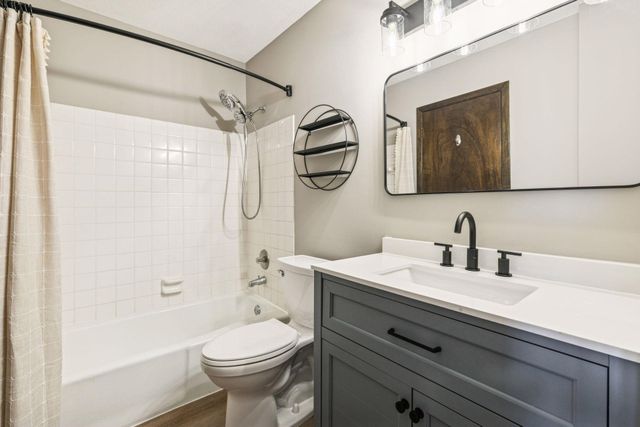 1118 E 145th Street, Burnsville, MN 55337