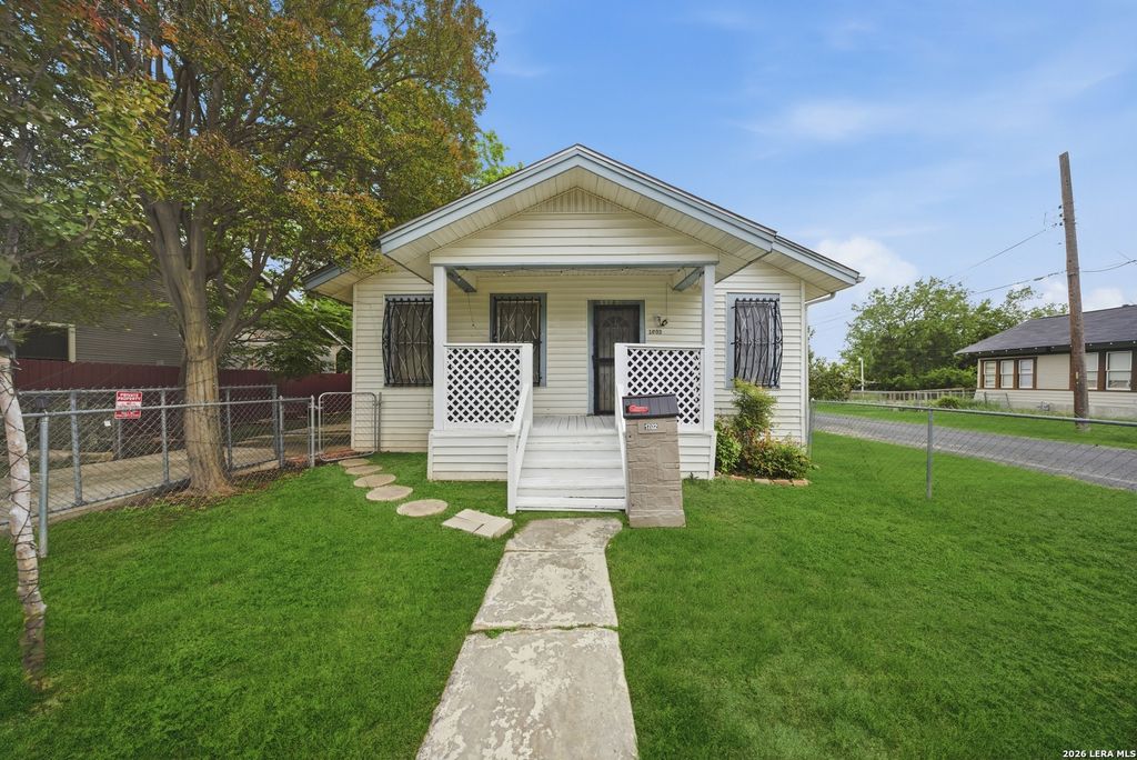 1702 LENNON AVE, San Antonio, TX 78223