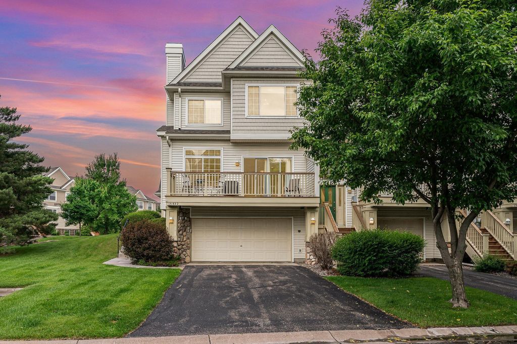 13832 54th Avenue N, Plymouth, MN 55446