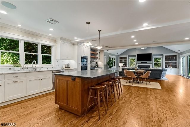 421 Ridgewood Ave, Glen Ridge Boro Twp., NJ 07028