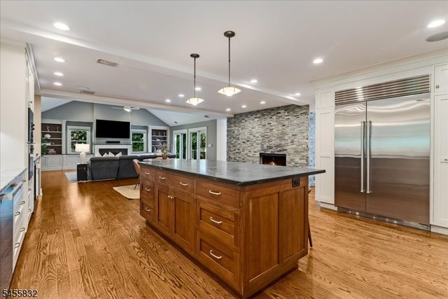 421 Ridgewood Ave, Glen Ridge Boro Twp., NJ 07028