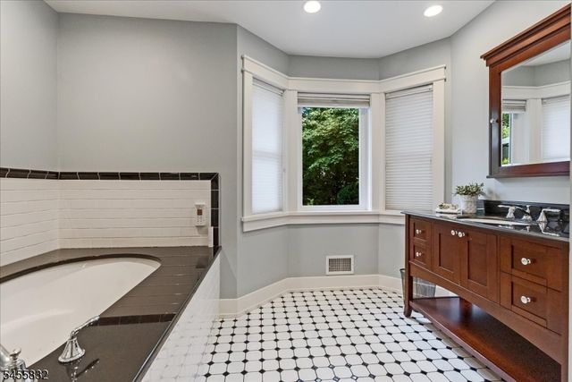 421 Ridgewood Ave, Glen Ridge Boro Twp., NJ 07028