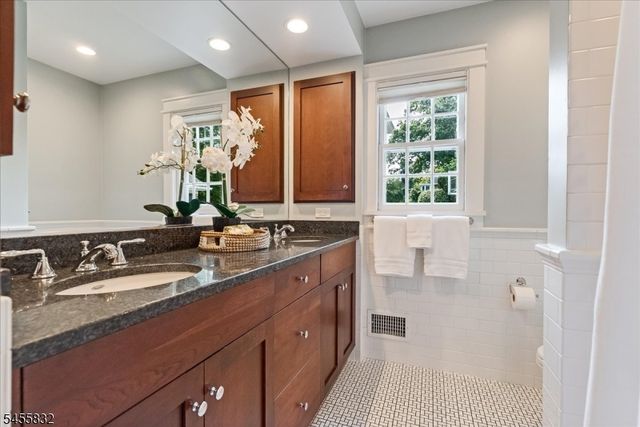 421 Ridgewood Ave, Glen Ridge Boro Twp., NJ 07028