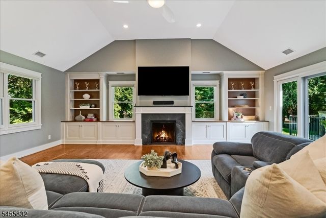 421 Ridgewood Ave, Glen Ridge Boro Twp., NJ 07028