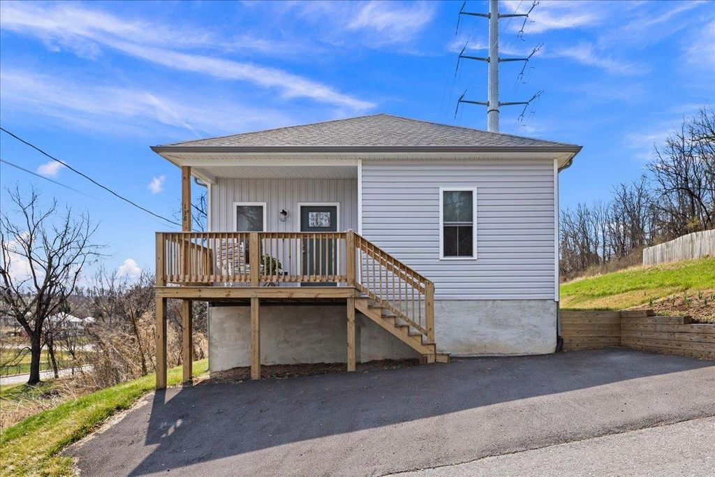 138 GARBER ST, Staunton, VA 24401