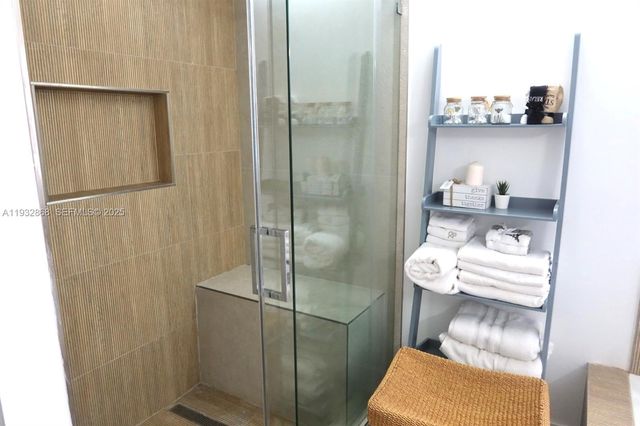 5862 NW 113th Pl, Doral, FL 33178