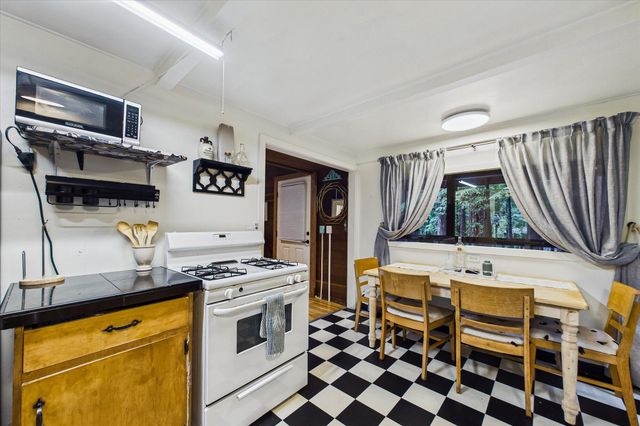 243 Forest Drive, Redway, CA 95560