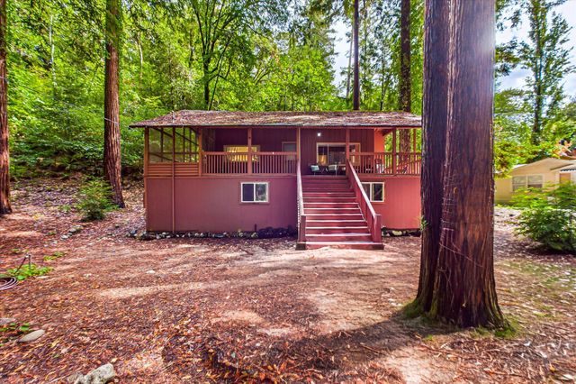 243 Forest Drive, Redway, CA 95560