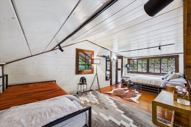 243 Forest Drive, Redway, CA 95560