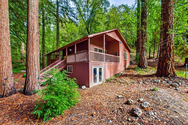 243 Forest Drive, Redway, CA 95560