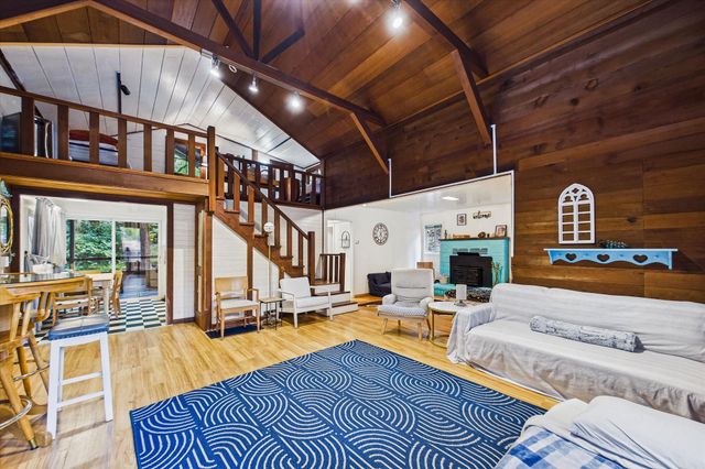 243 Forest Drive, Redway, CA 95560