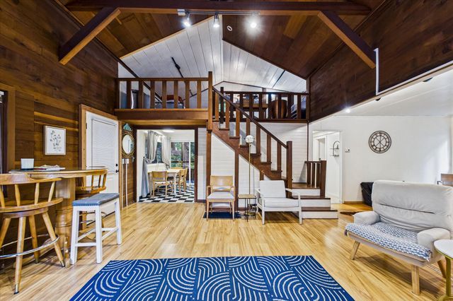 243 Forest Drive, Redway, CA 95560