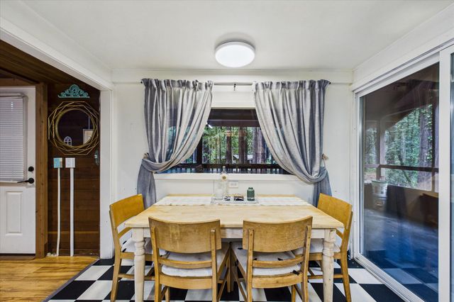 243 Forest Drive, Redway, CA 95560