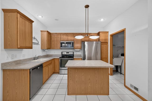 7725 Wistful Vista Drive 1203, West Des Moines, IA 50266
