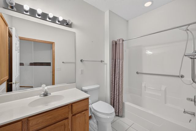 7725 Wistful Vista Drive 1203, West Des Moines, IA 50266