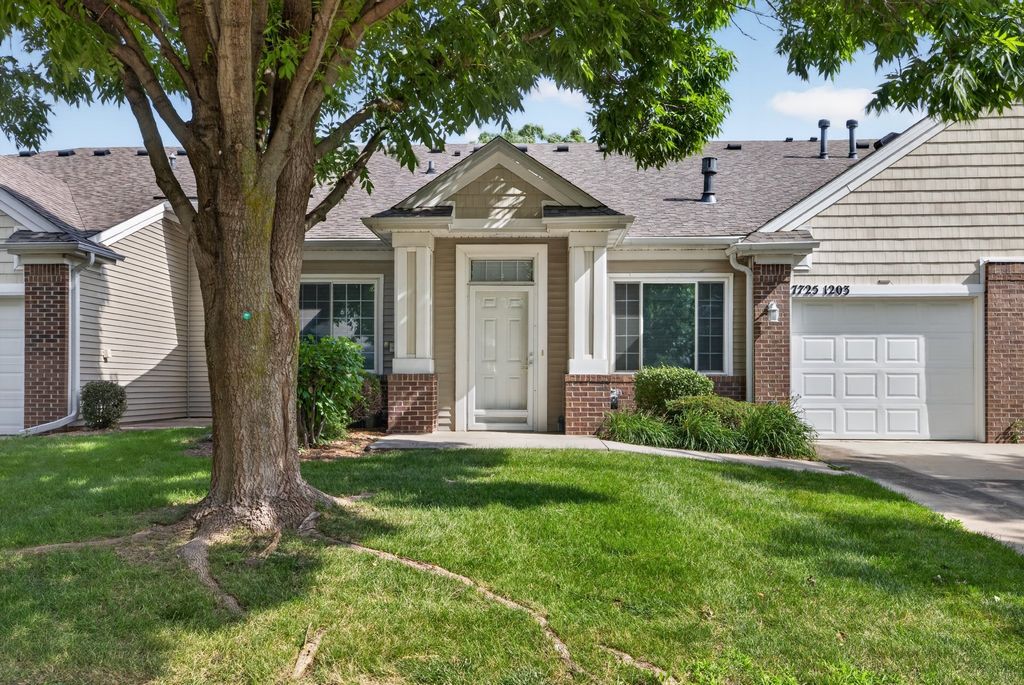 7725 Wistful Vista Drive 1203, West Des Moines, IA 50266