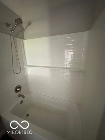 110 Thorpe Drive, Whiteland, IN 46184