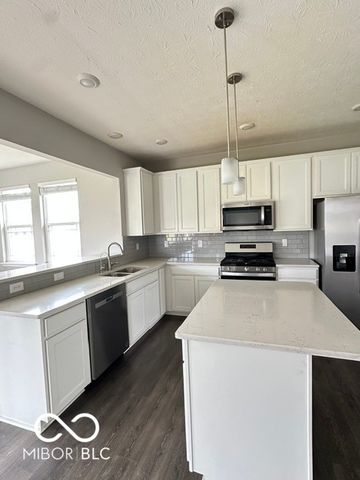 110 Thorpe Drive, Whiteland, IN 46184
