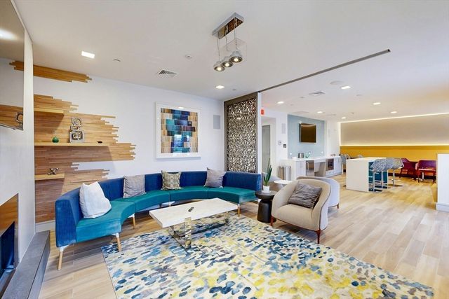 180 Telford St 321, Boston, MA 02135