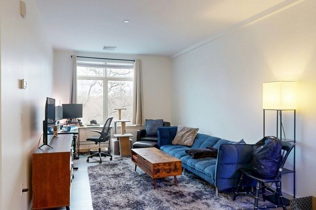 180 Telford St 321, Boston, MA 02135