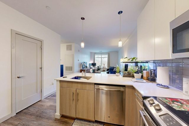 180 Telford St 321, Boston, MA 02135