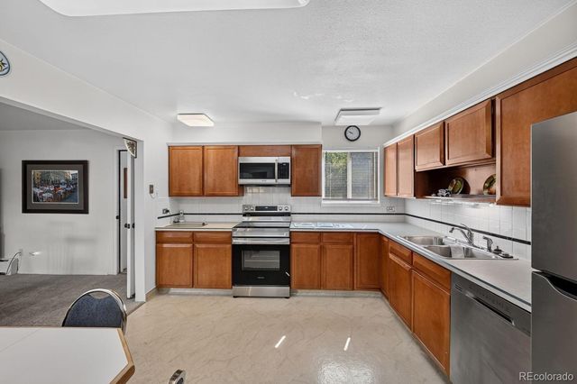 9295 E Center Avenue, Denver, CO 80247