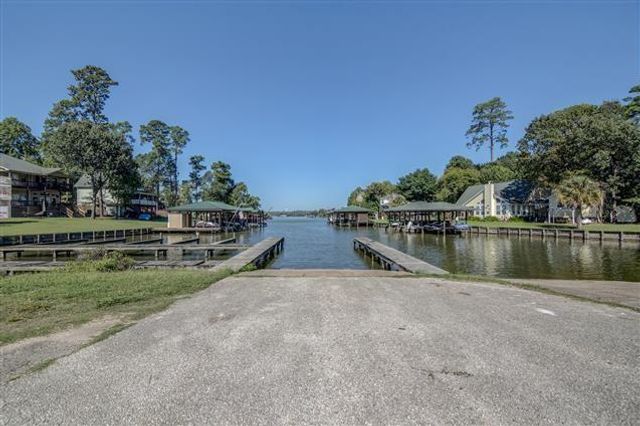 245 Water Oak, Livingston, TX 77351