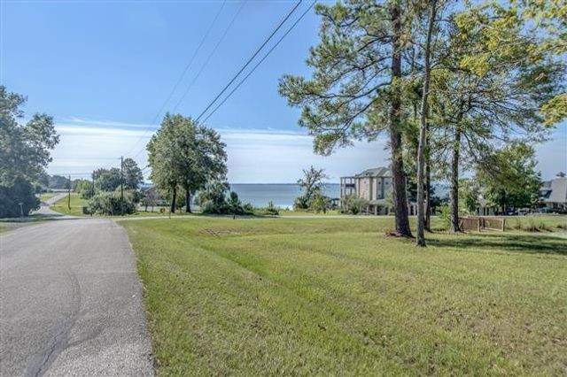 245 Water Oak, Livingston, TX 77351