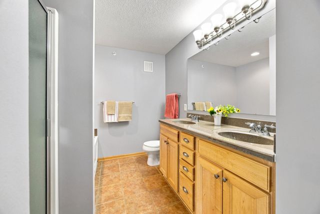560 Huset Parkway NE, Columbia Heights, MN 55421
