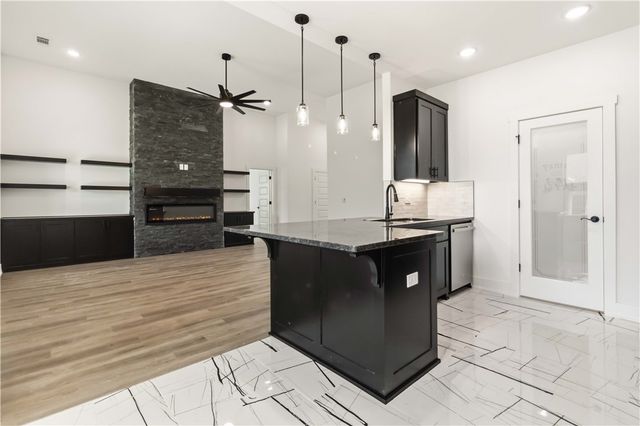 6706 High Meadow Boulevard, Bentonville, AR 72713