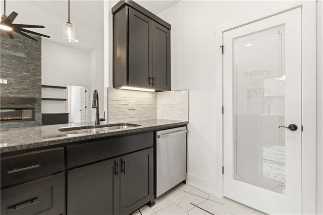 6706 High Meadow Boulevard, Bentonville, AR 72713