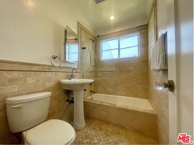 1212 10th Street 17, Santa Monica, CA 90401