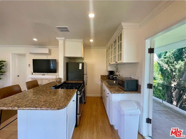 1212 10th Street 17, Santa Monica, CA 90401