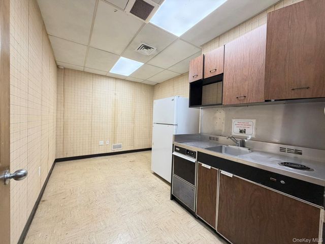 86 Front Street, Hempstead, NY 11550