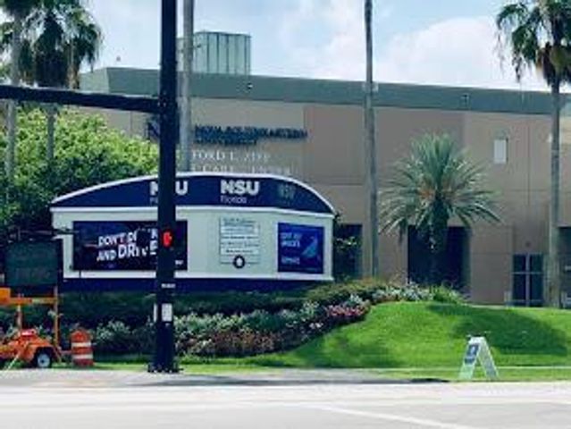 3300 W Rolling Hills Circle 708, Davie, FL 33328