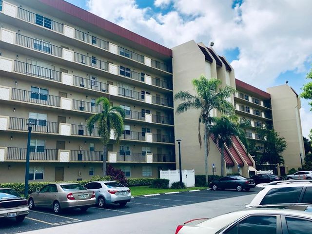 3300 W Rolling Hills Circle 708, Davie, FL 33328