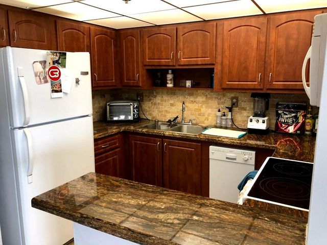 3300 W Rolling Hills Circle 708, Davie, FL 33328