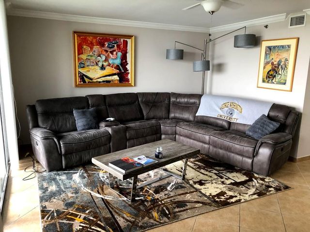 3300 W Rolling Hills Circle 708, Davie, FL 33328