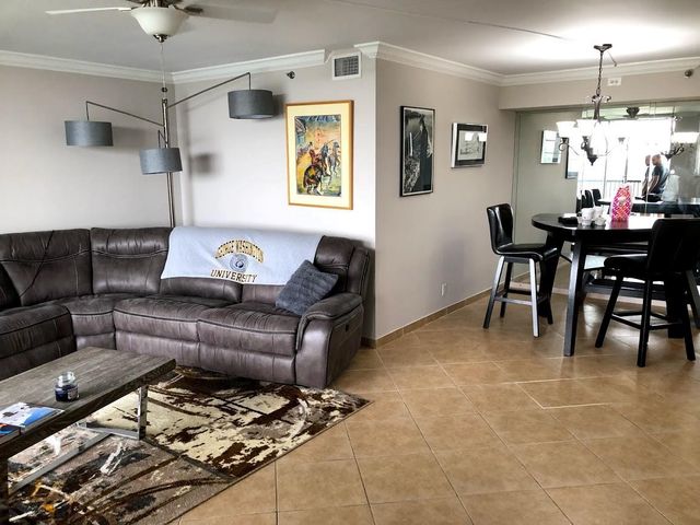 3300 W Rolling Hills Circle 708, Davie, FL 33328