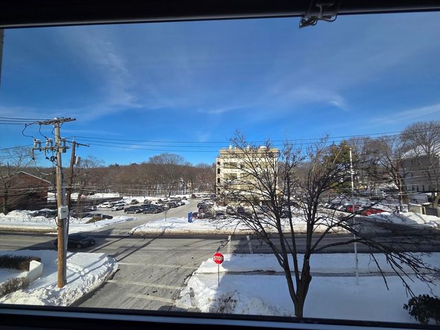 38 Montvale Avenue 280, Stoneham, MA 02180