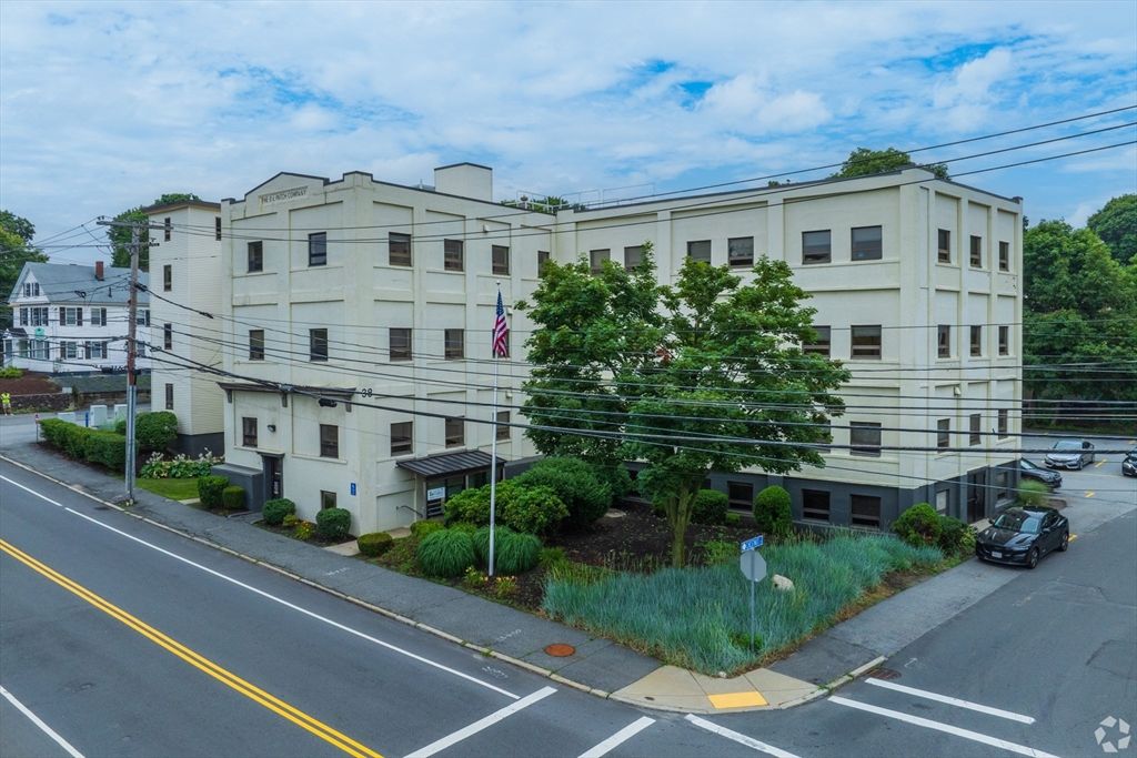 38 Montvale Avenue 280, Stoneham, MA 02180