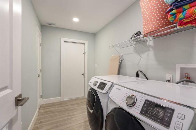 5720 ISANDA PLACE, Sarasota, FL 34231