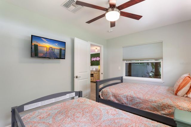 5720 ISANDA PLACE, Sarasota, FL 34231