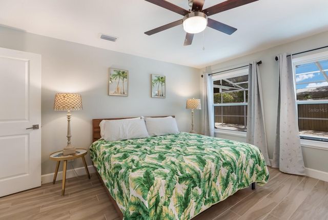 5720 ISANDA PLACE, Sarasota, FL 34231